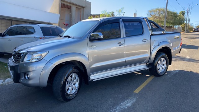 HILUX 4X4 FLEX SRV 2015 COM 50.000 KM