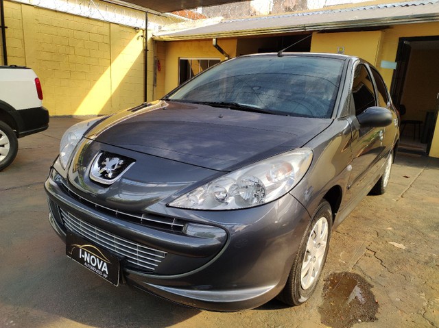 PEUGEOT 207 1.4 XR