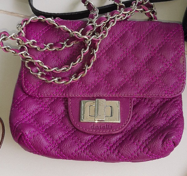 bolsa matelasse, couro legitimo - cor roxo beringela