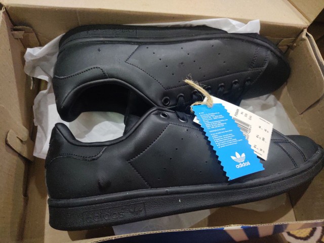 stan smith preta
