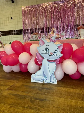 Locação de Kit Personagens Gata Marie Para Festa Infantil Pelúcia Decoração