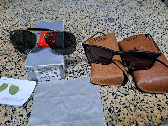 Vendo ou troco 2 Raybans originais