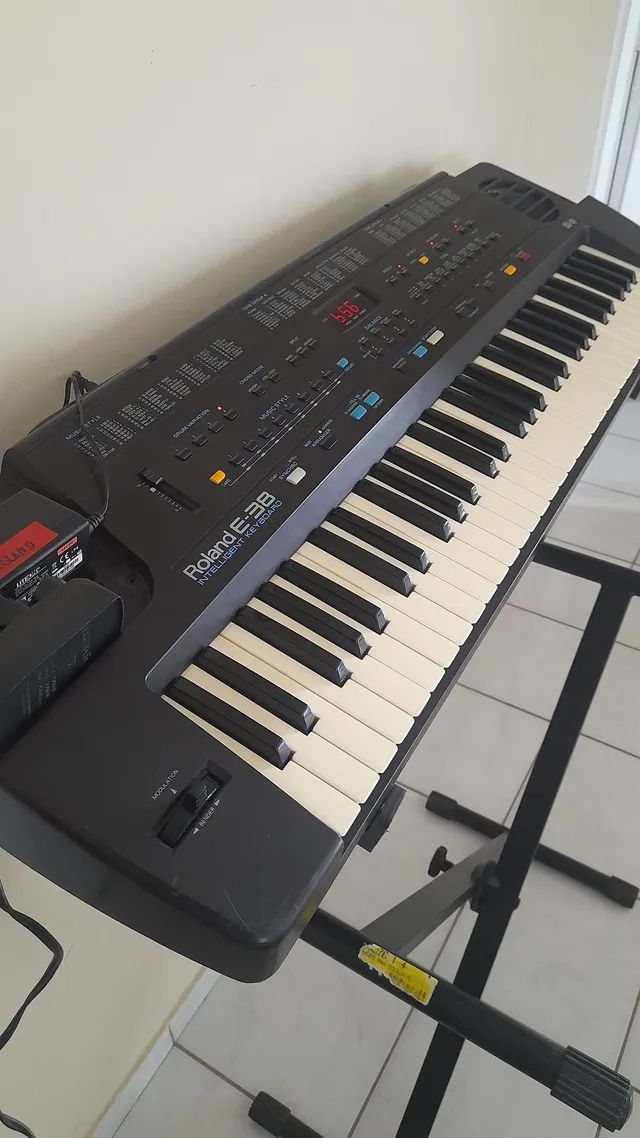 Teclado Arranjador Roland E-38 - Instrumentos musicais - Boehmerwald ...