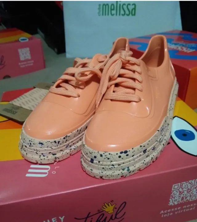 Tênis melissa exclusivo edição limitada Box hello melissa  - Foto 2