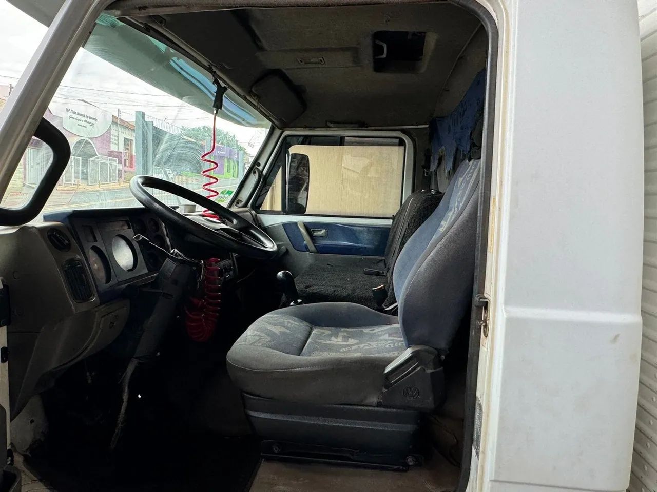 Vendo ou troco caminhão baú volks 8120 ano 2006 revisado só pegar e andar - Foto 8