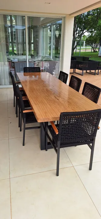 Mesa de Jantar em Madeira Maciça