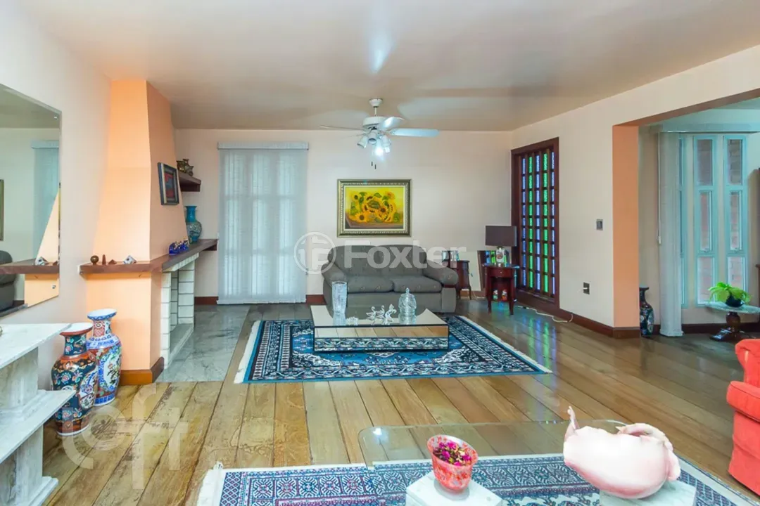Casa à venda Rua Teixeira de Freitas, Santo Antônio - Porto Alegre