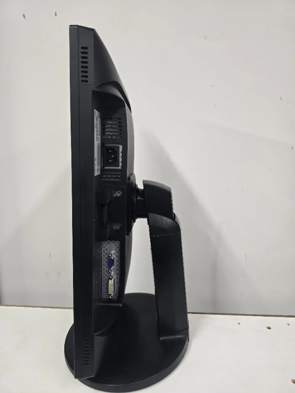 Monitor Infoway 19 polegadas c/ Base Regulável - Monitores - Macedo ...