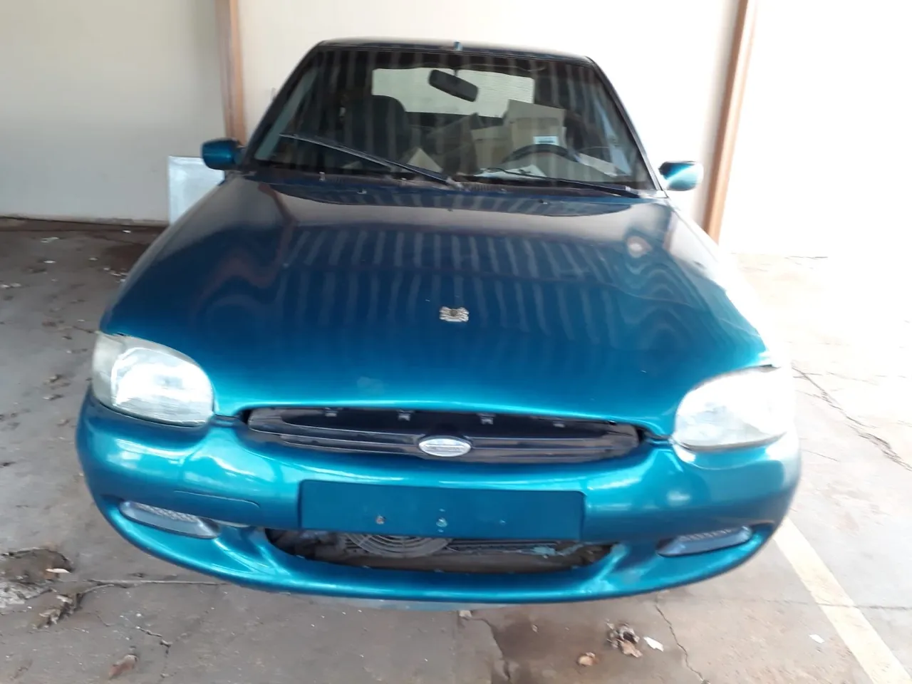 Escort Inteiro para Sucata ano 1997 4 portas