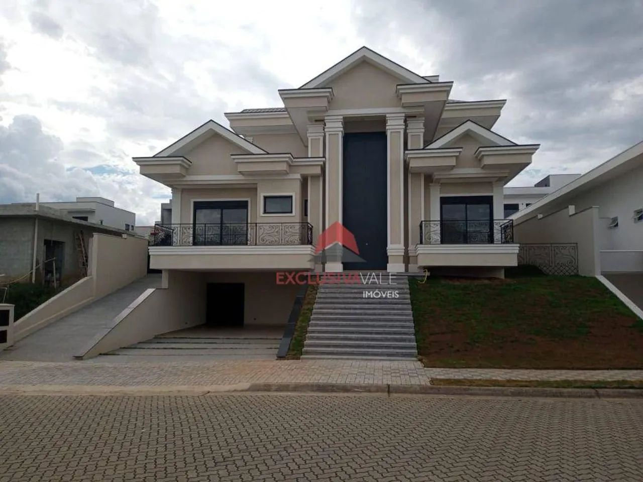 Casa com 4 dormitórios à venda, 430 m² por R$ 4.500.000,00 - Condomínio Reserva do Parateh