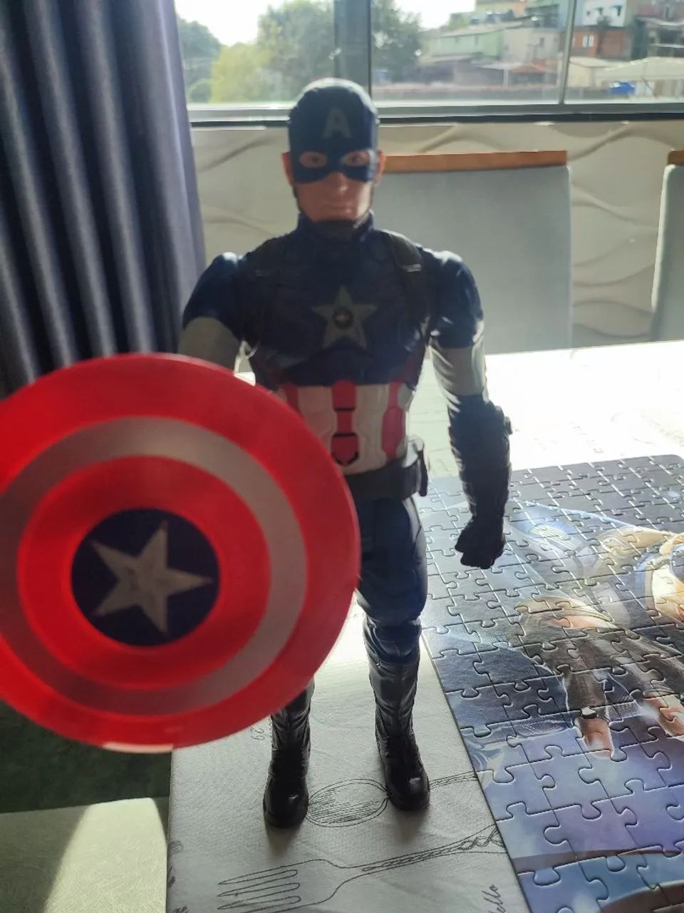 Quebra-cabeça Capitão América e Boneco Colecionável - Foto 4