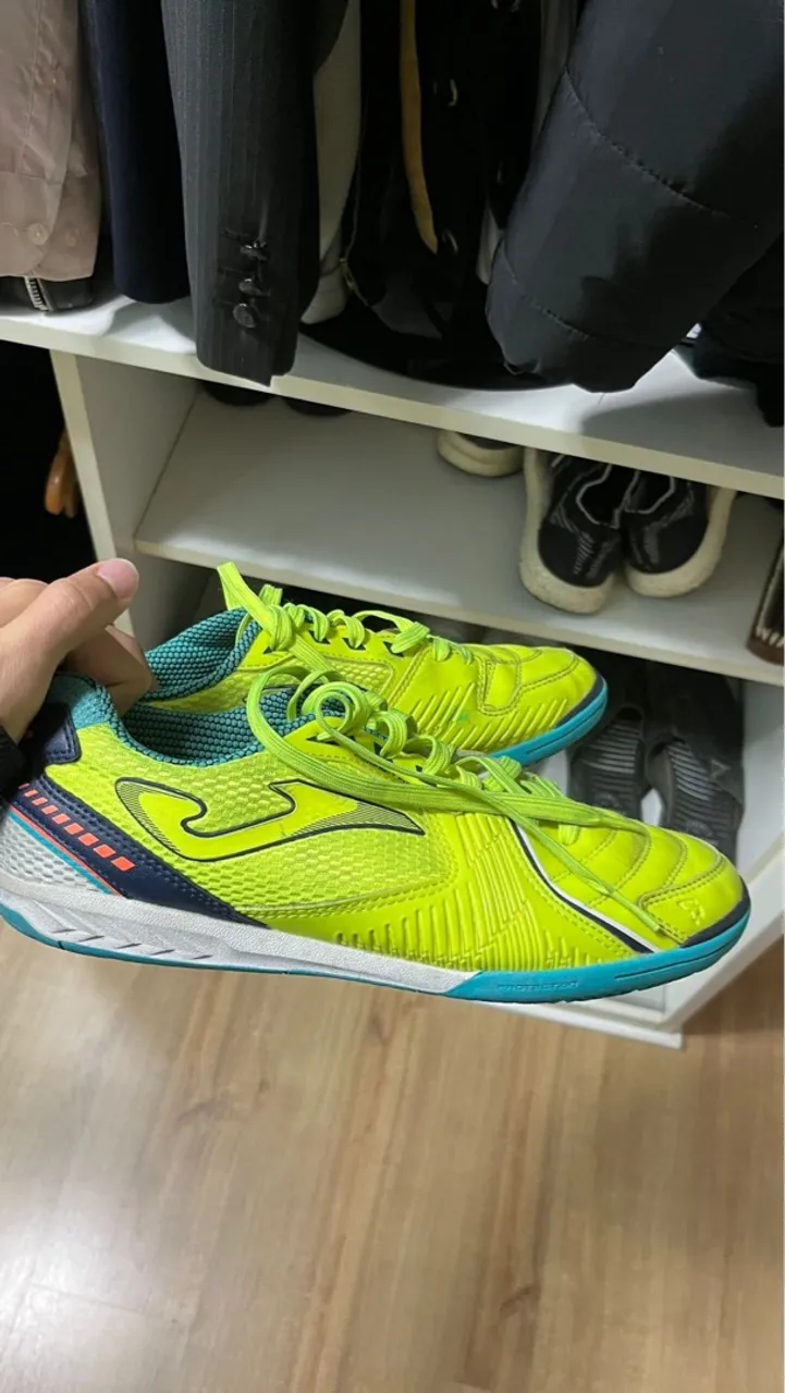 Chuteira futsal joma dribling, usada apenas 3 vezes.