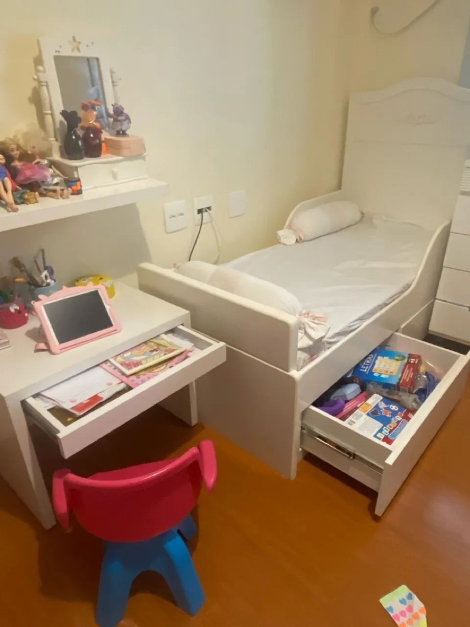 Escrivaninha Infantil Branca com Gaveta - Foto 3