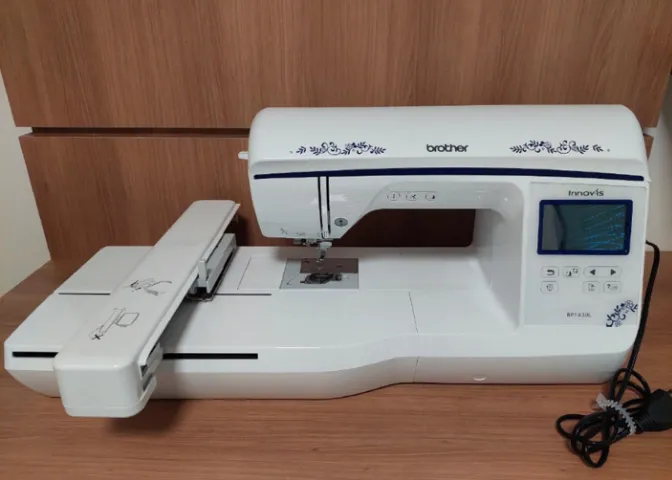Máquina de bordar Brother