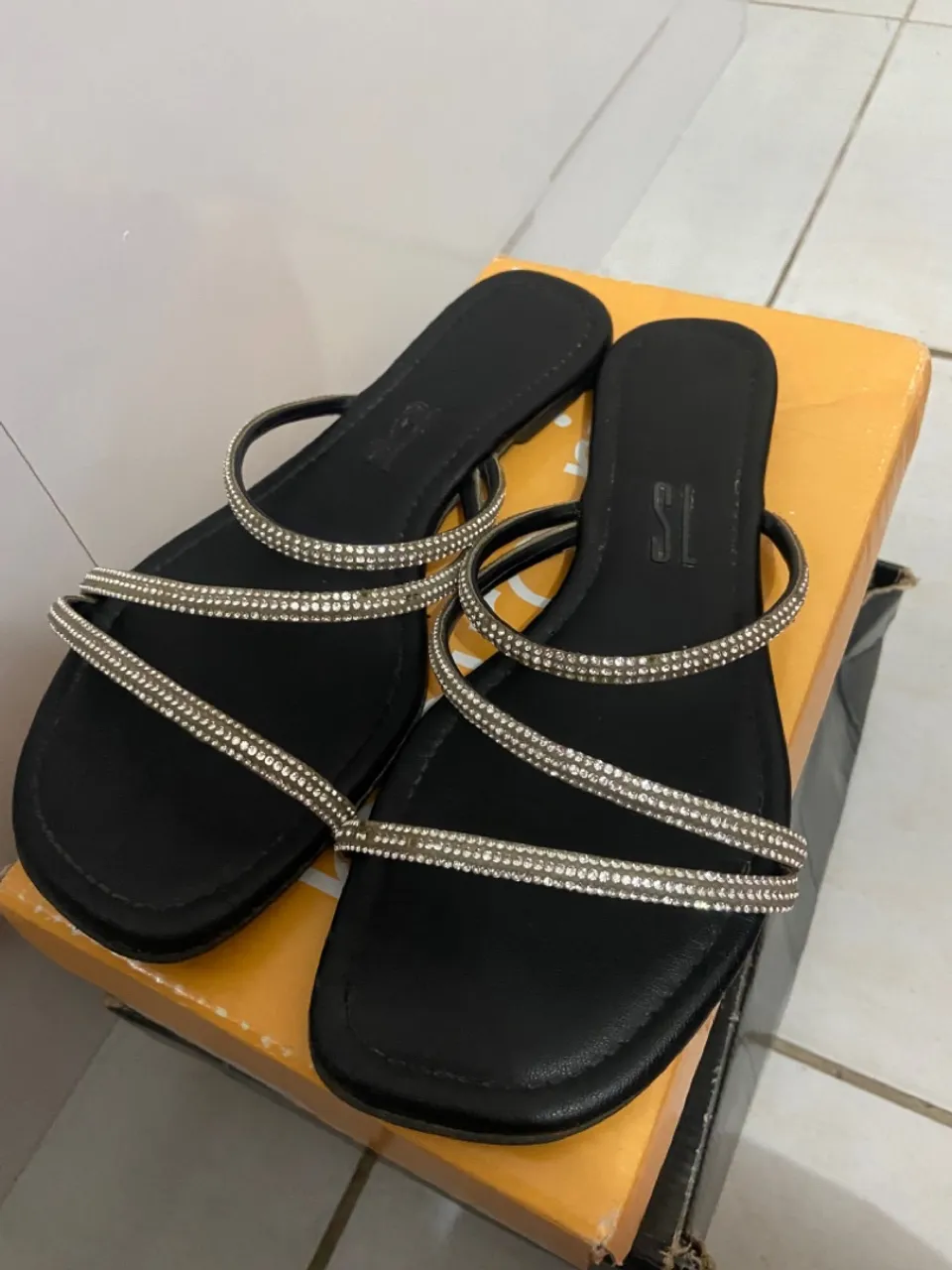 Sandália Rasteirinha Strass Elegante - Nova!