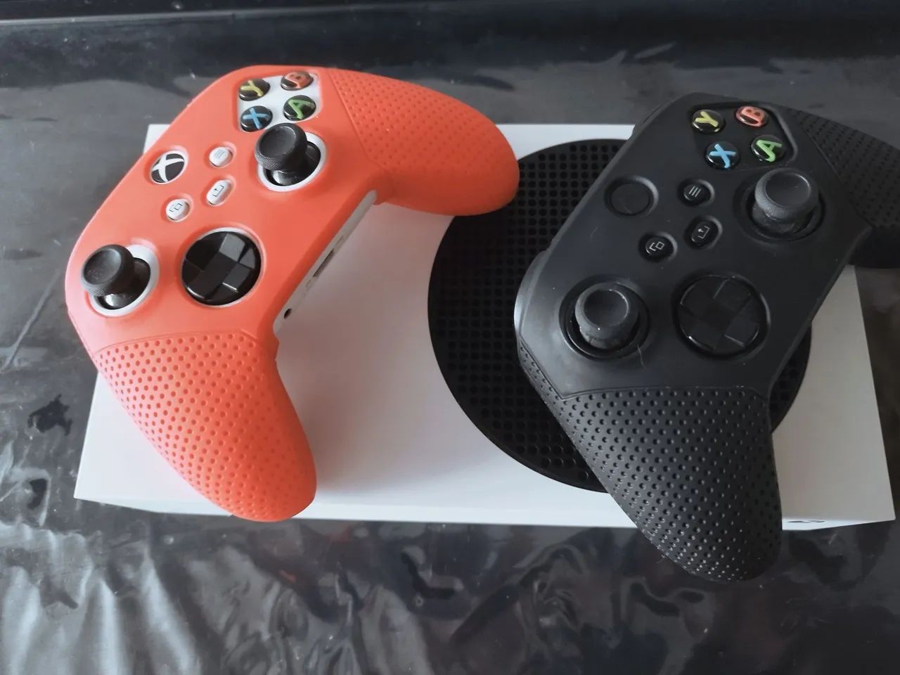 Xbox One Série X/S + 2 Controles - Foto 2