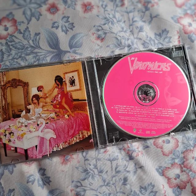 CD: Hook Me Up (The Veronicas) - Foto 3