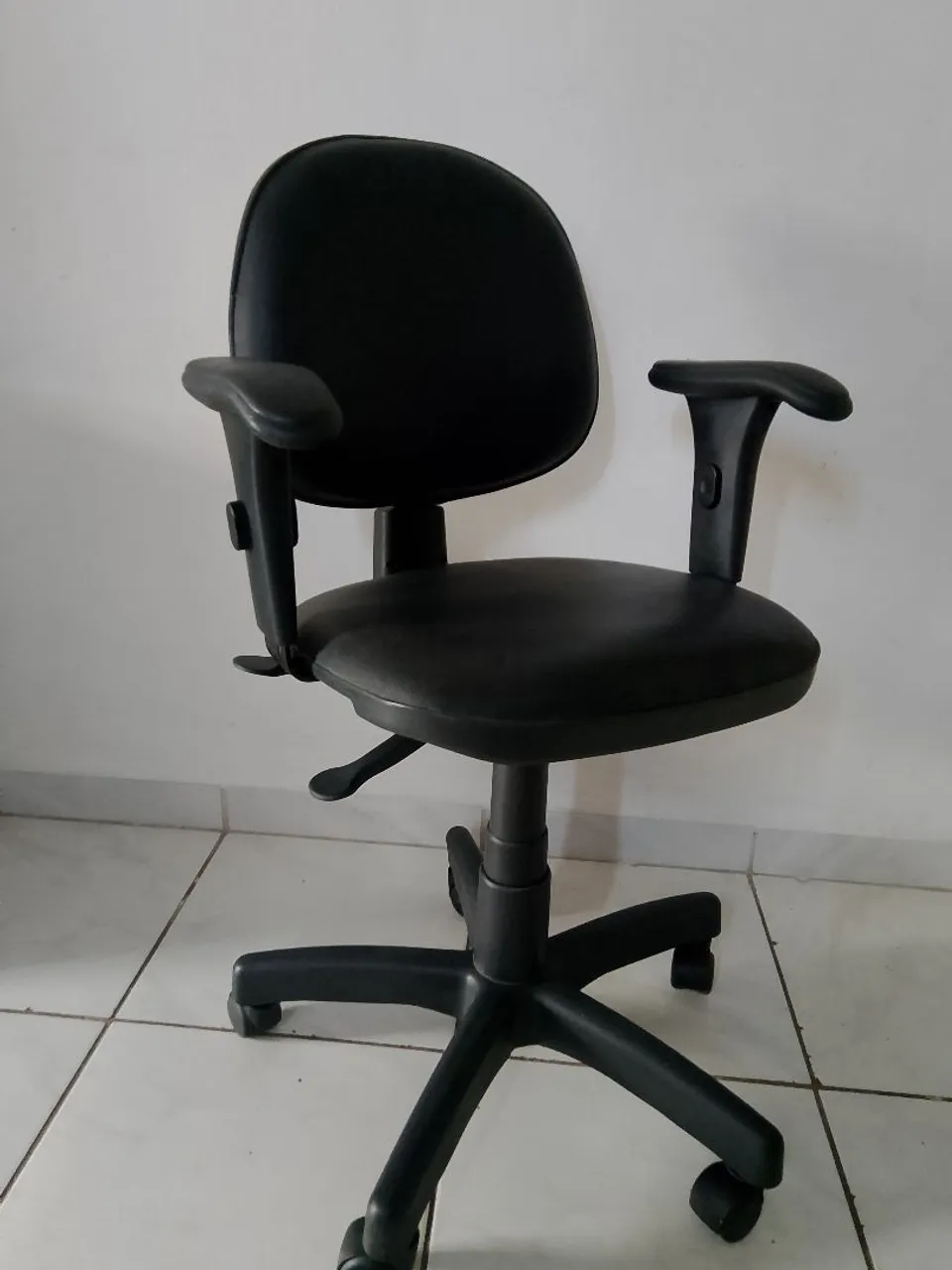 Cadeira de Escritório Giratória Preta