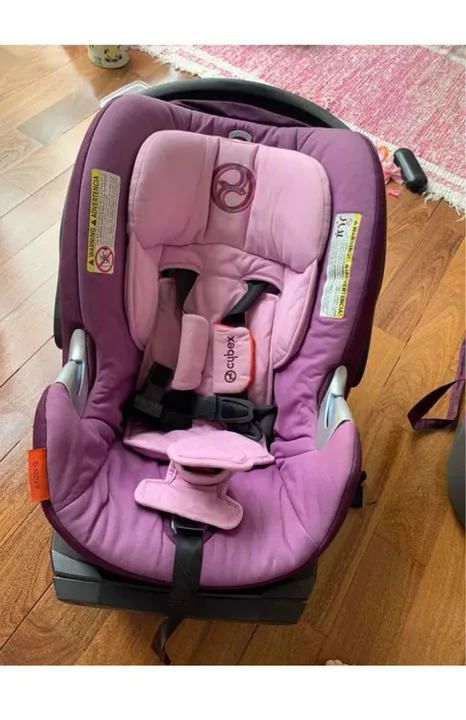 Bebê conforto com base de isofix