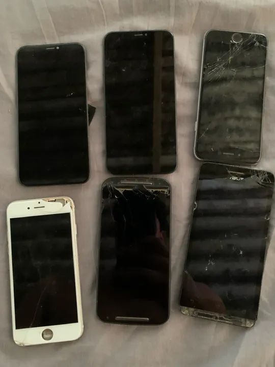 Celulares para retirar peças