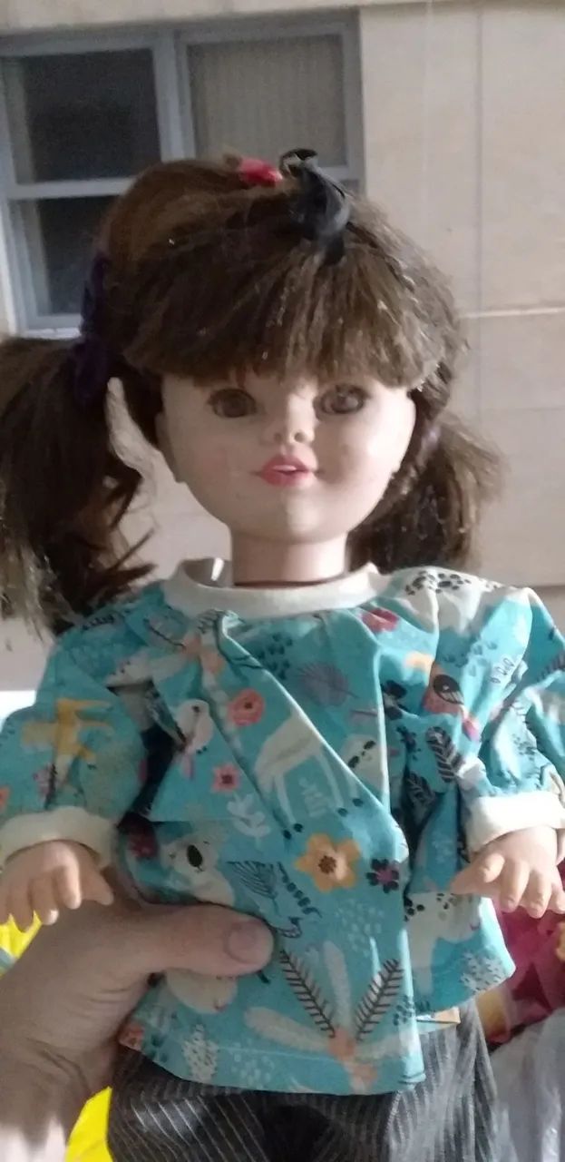 Boneca com roupa azul estampada - Foto 4