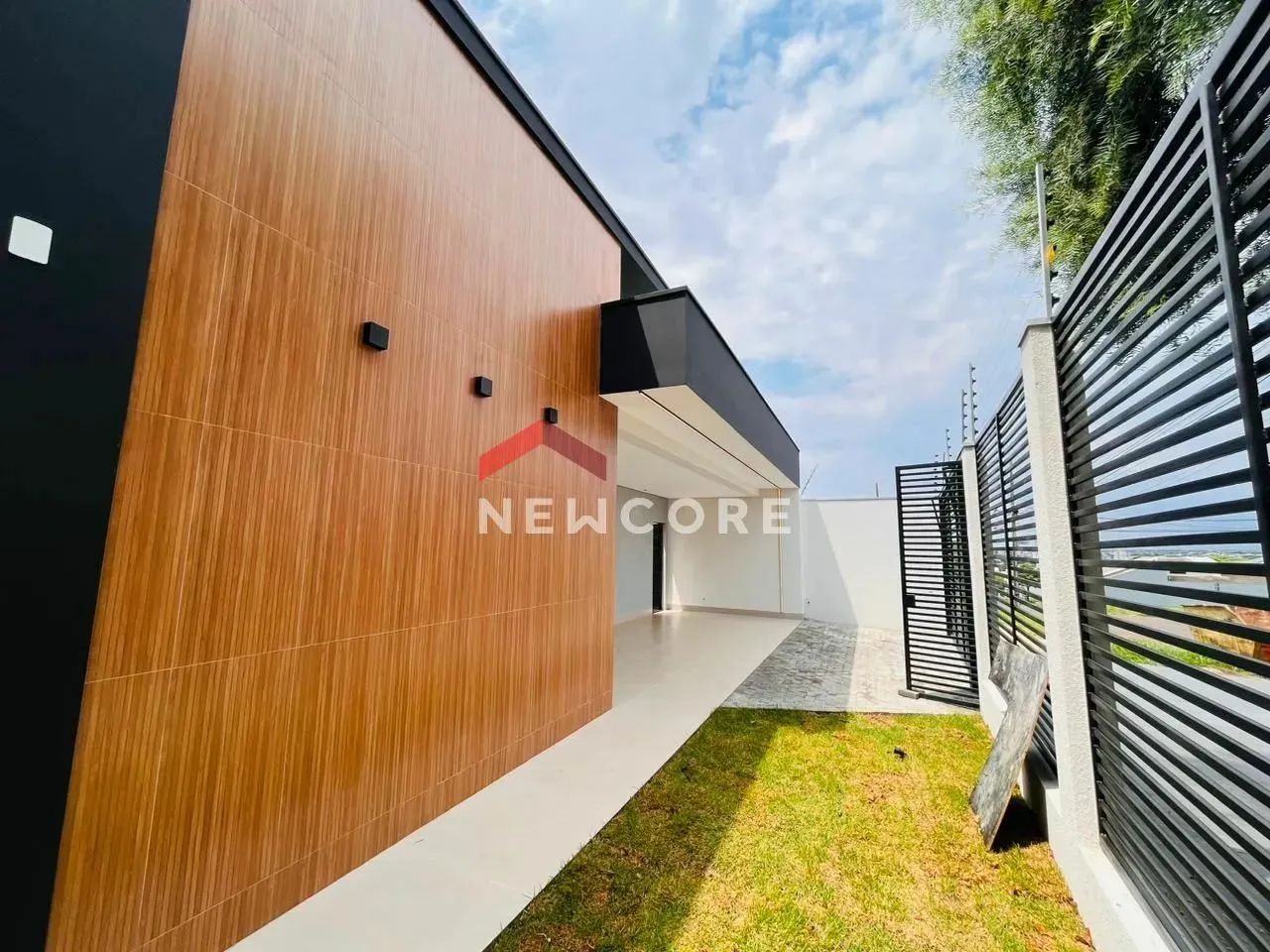 Casa em Rua Pioneiro Francisco Alcalde - Jardim Higienópolis - Maringá/PR - Foto 5