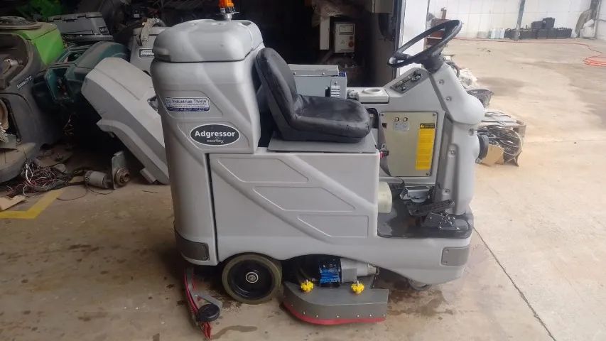 Máquina Para Limpeza De Pisos Adgressor - Foto 4
