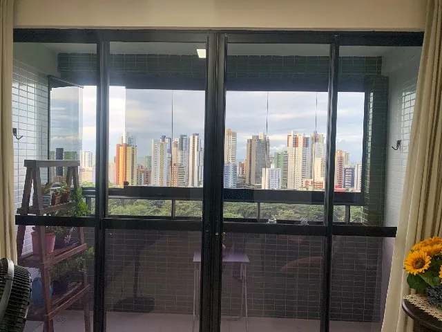 Oportunidade! Porta de vidro e alumínio para varanda!