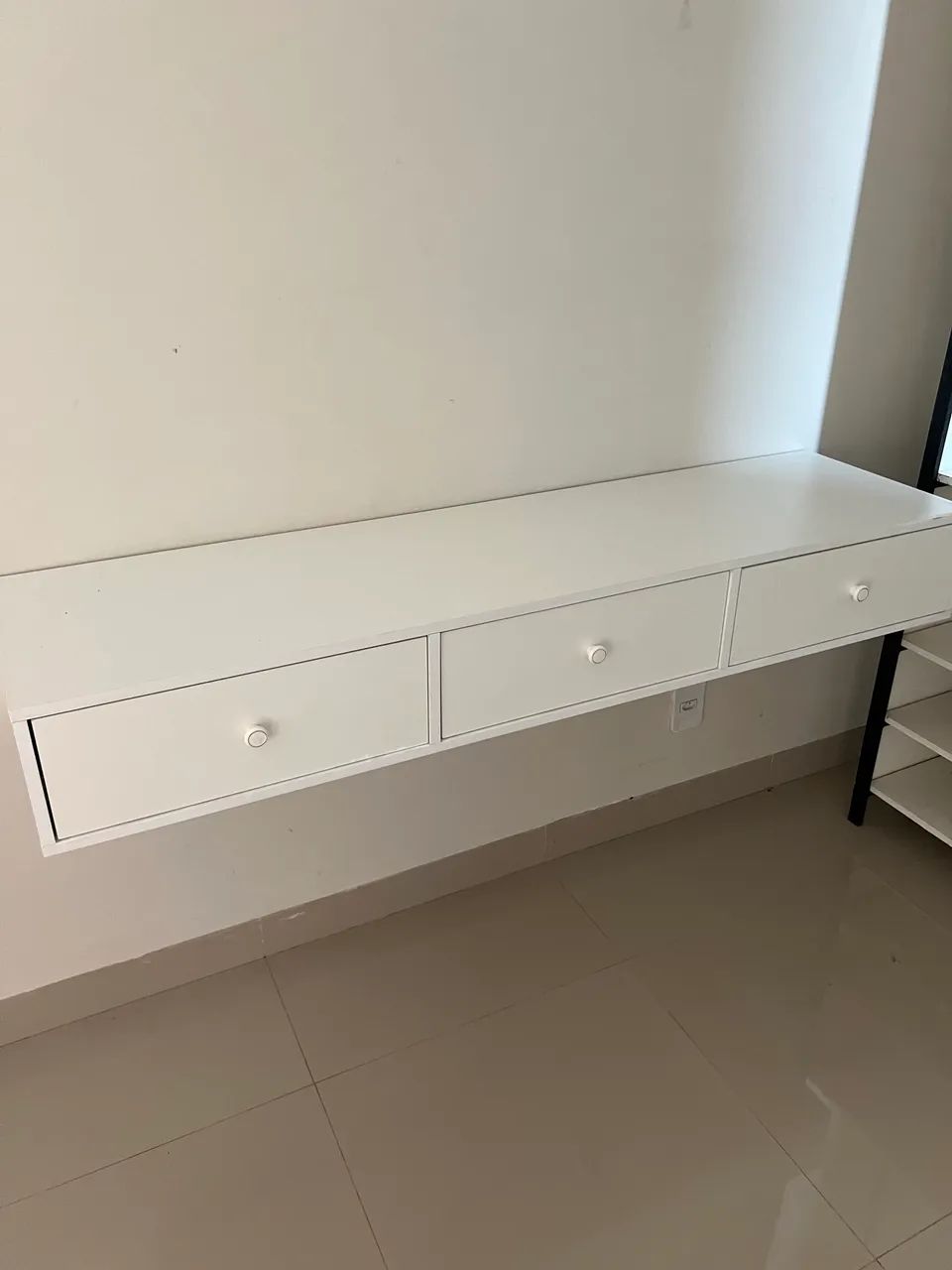 Hanging drawer unit