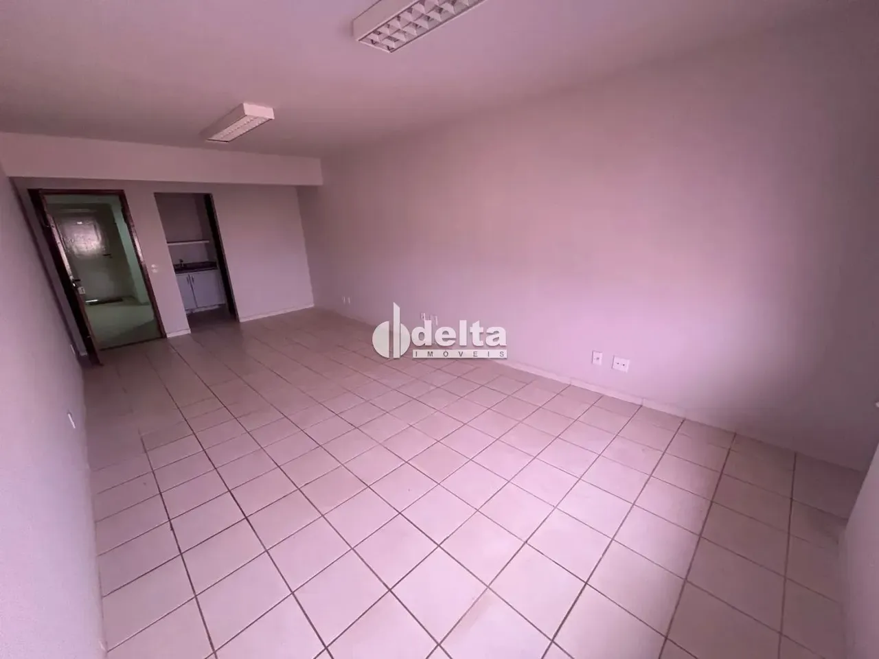 Sala disponível para locação e venda no bairro Centro em Uberlândia-MG