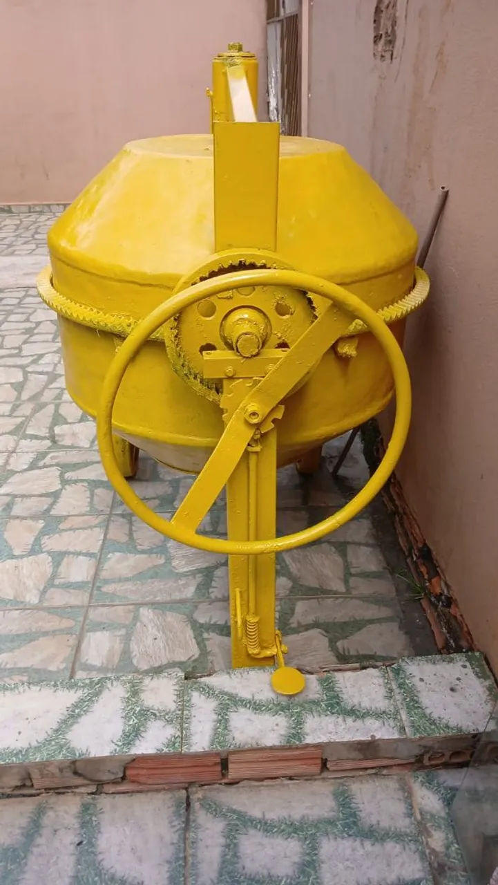 Betoneira Amarela