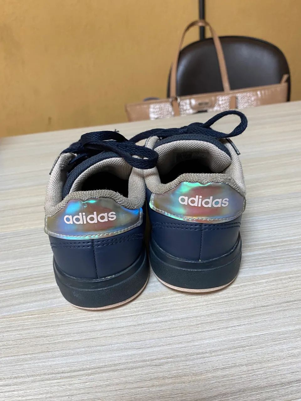 Tênis original Adiddas - tamanho 31 - Foto 3
