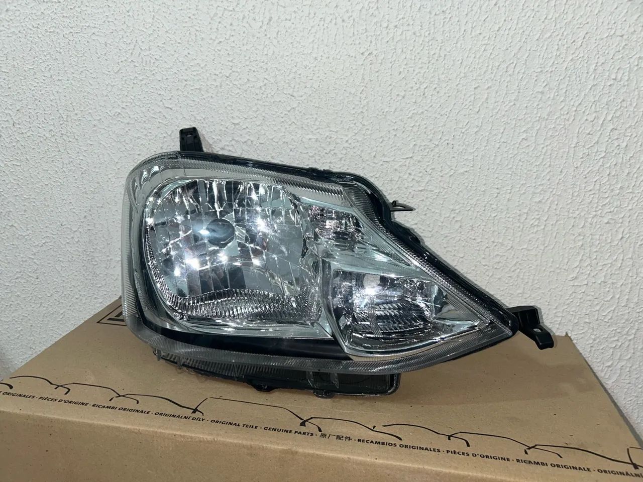 Farol do Etios 12/20