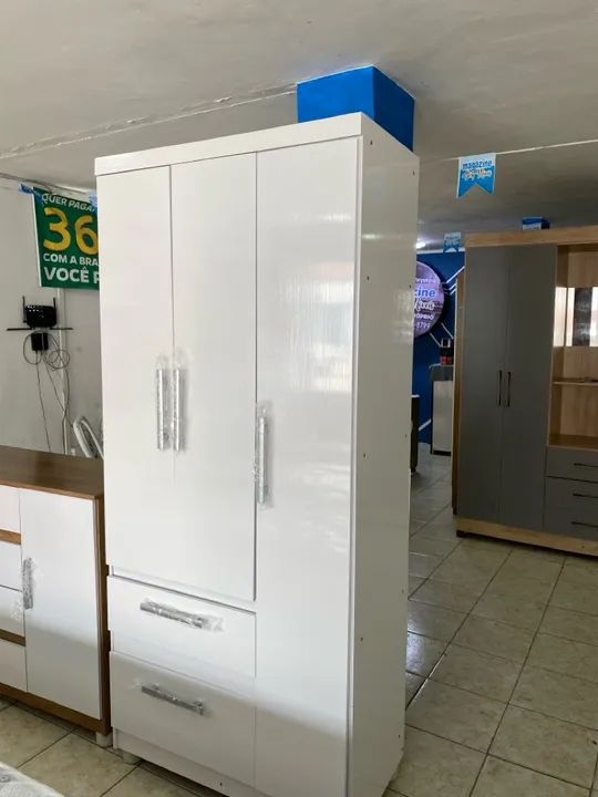 Roupeiro solteiro 3 portas MDF