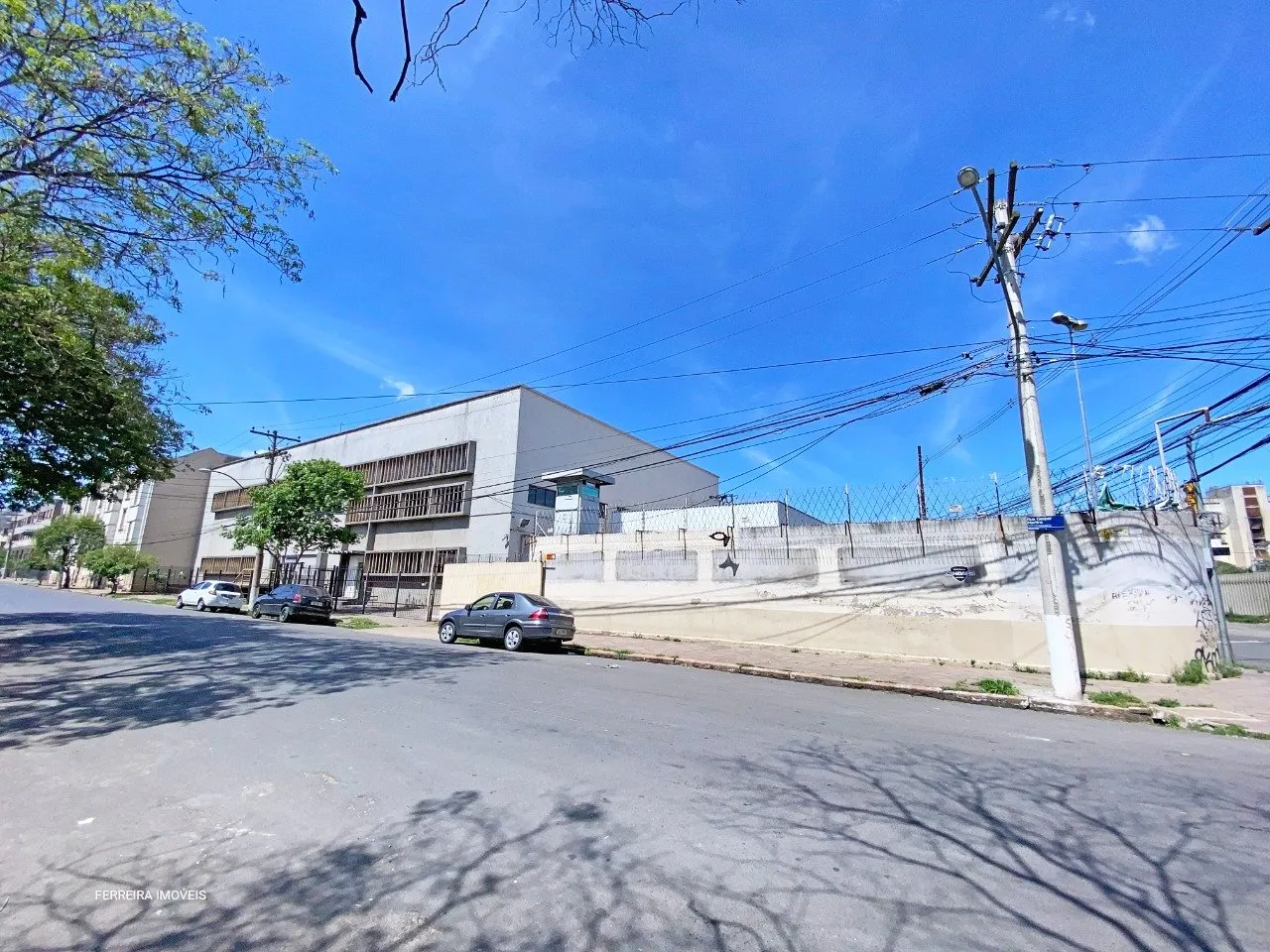 Edifício Comercial para Locação no Bairro Floresta com Área de 2.297 m²