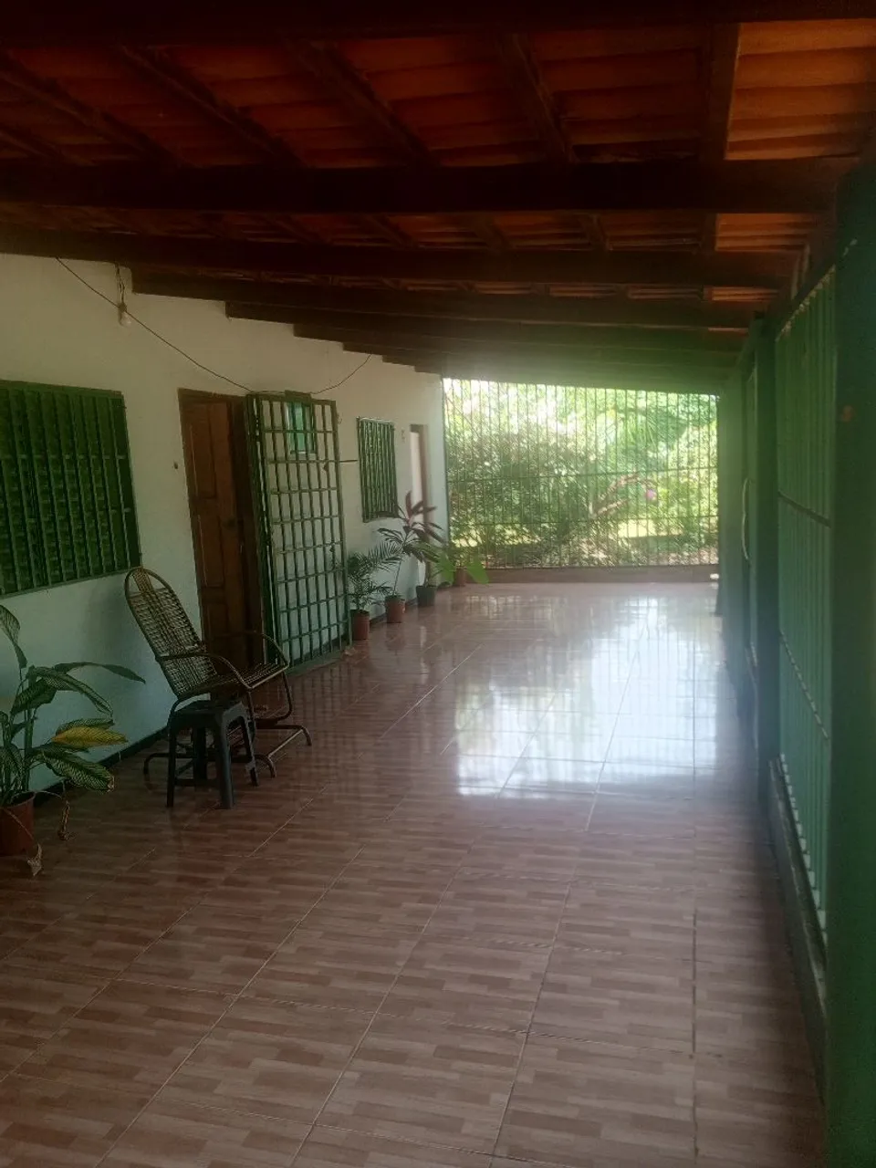 Área de 10.000 M2 com casa em Luzimangues