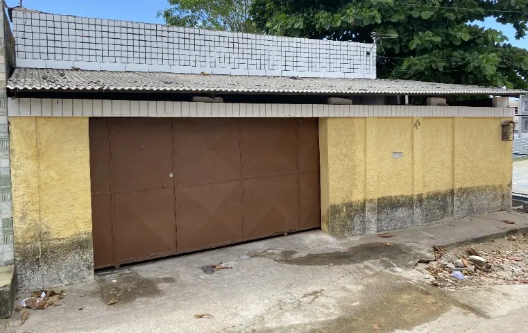 Vende-se casa na UR2 Ibura