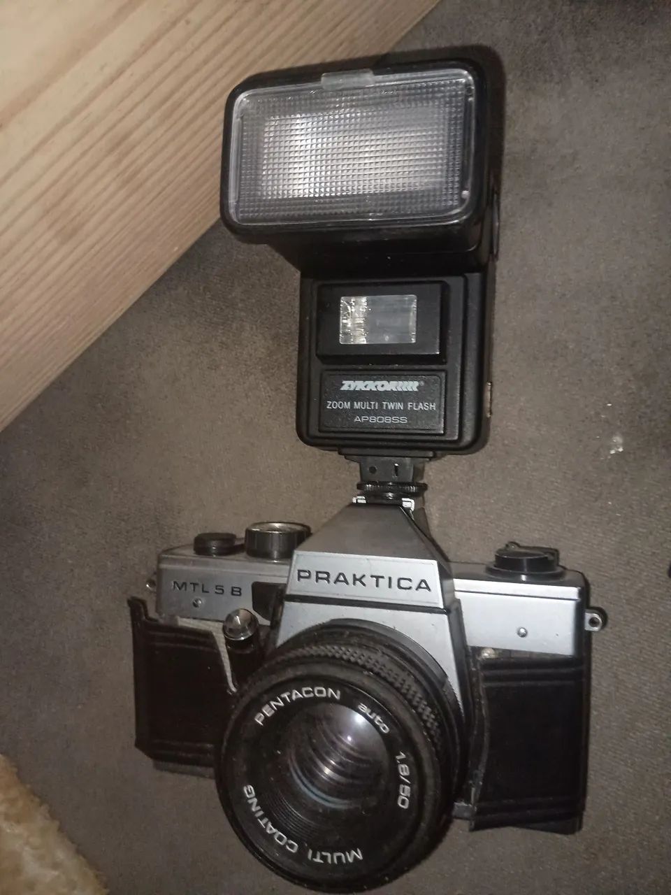 Câmera Analógica Praktica com Flash Zykkor - Foto 3