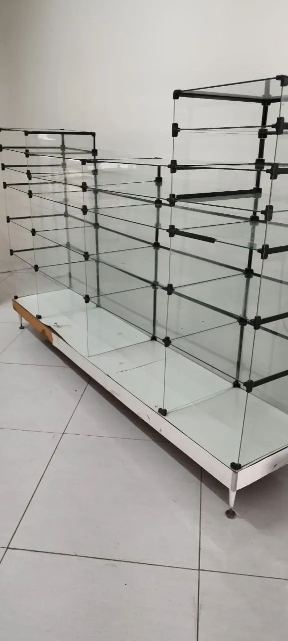 Vitrine - Estantes modulares de vidro - Foto 3