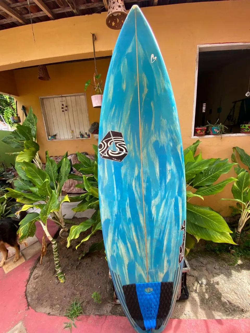 Prancha de surf com otimas quilhas