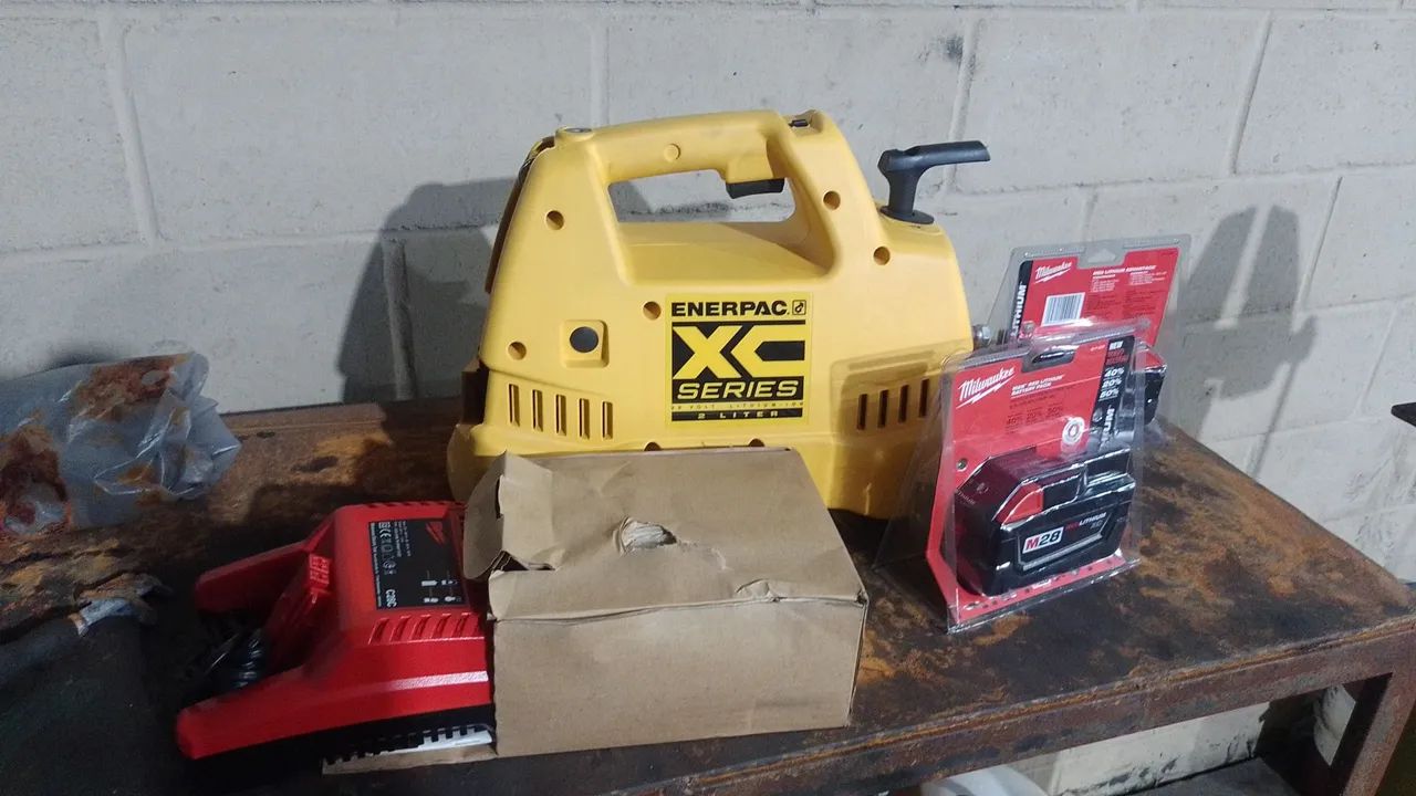 Bomba Enerpac modelo XC - Foto 4