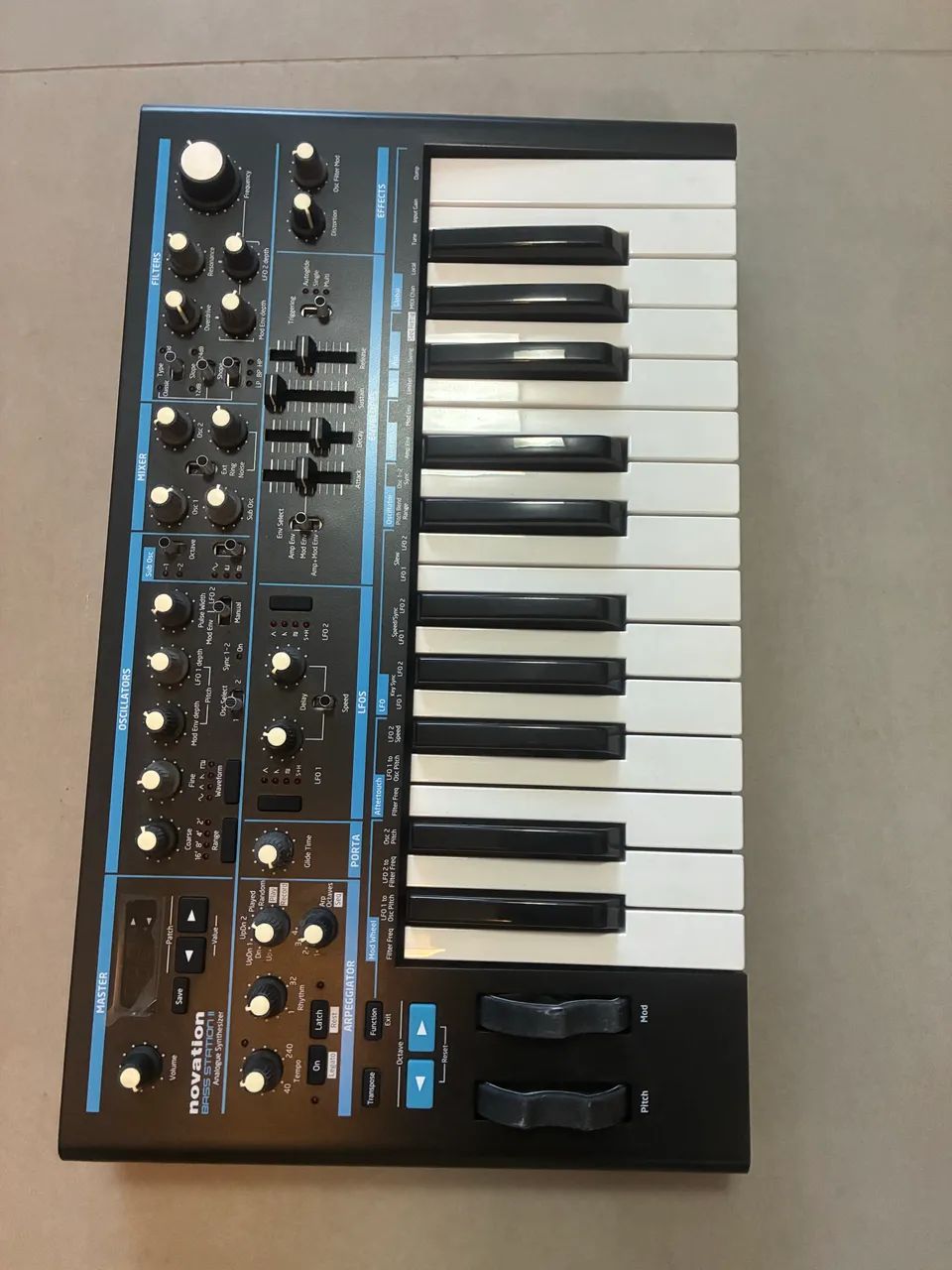 Sintetizador Novation Bass Station II - Impecável - Instrumentos