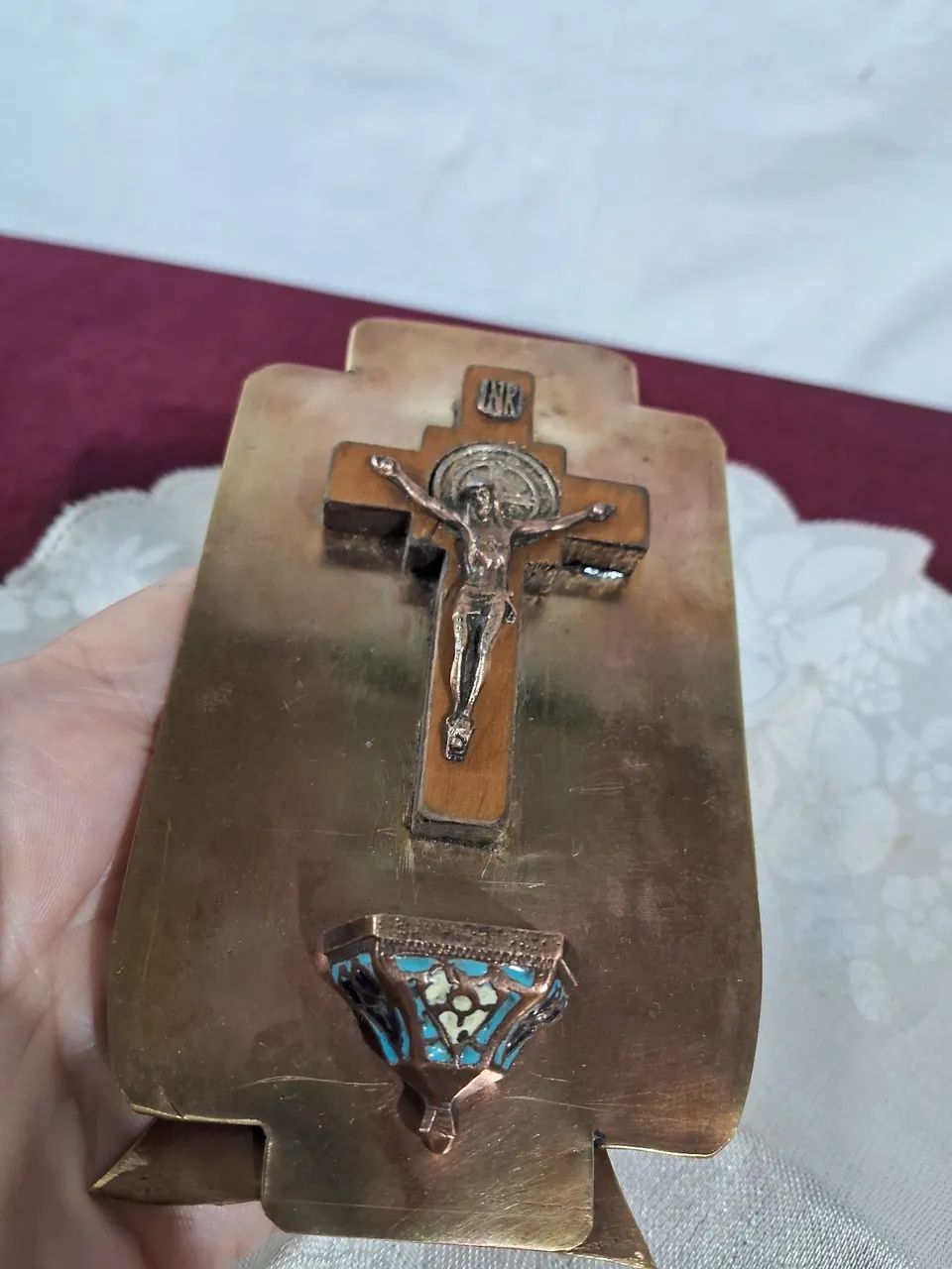 Placa de metal com Cristo de madeira - Foto 6