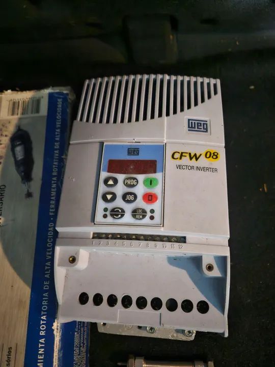 Inversor de frequência Weg CFW 08