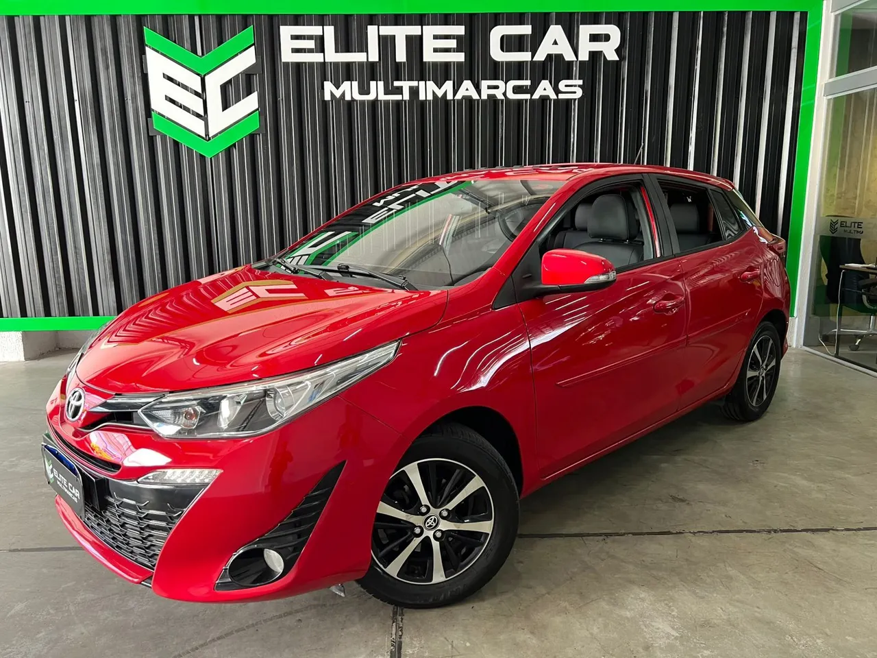 Yaris XLS CONNECT (TETO SOLAR)