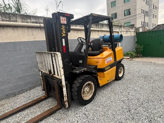 Empilhadeira 4,5 Ton Yale Glp 80lj Torre Padrão