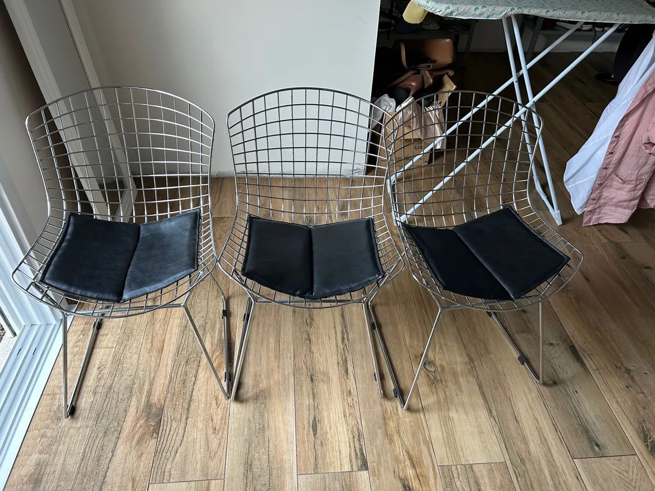 3 Cadeiras  Cromadas com Almofada - Foto 4