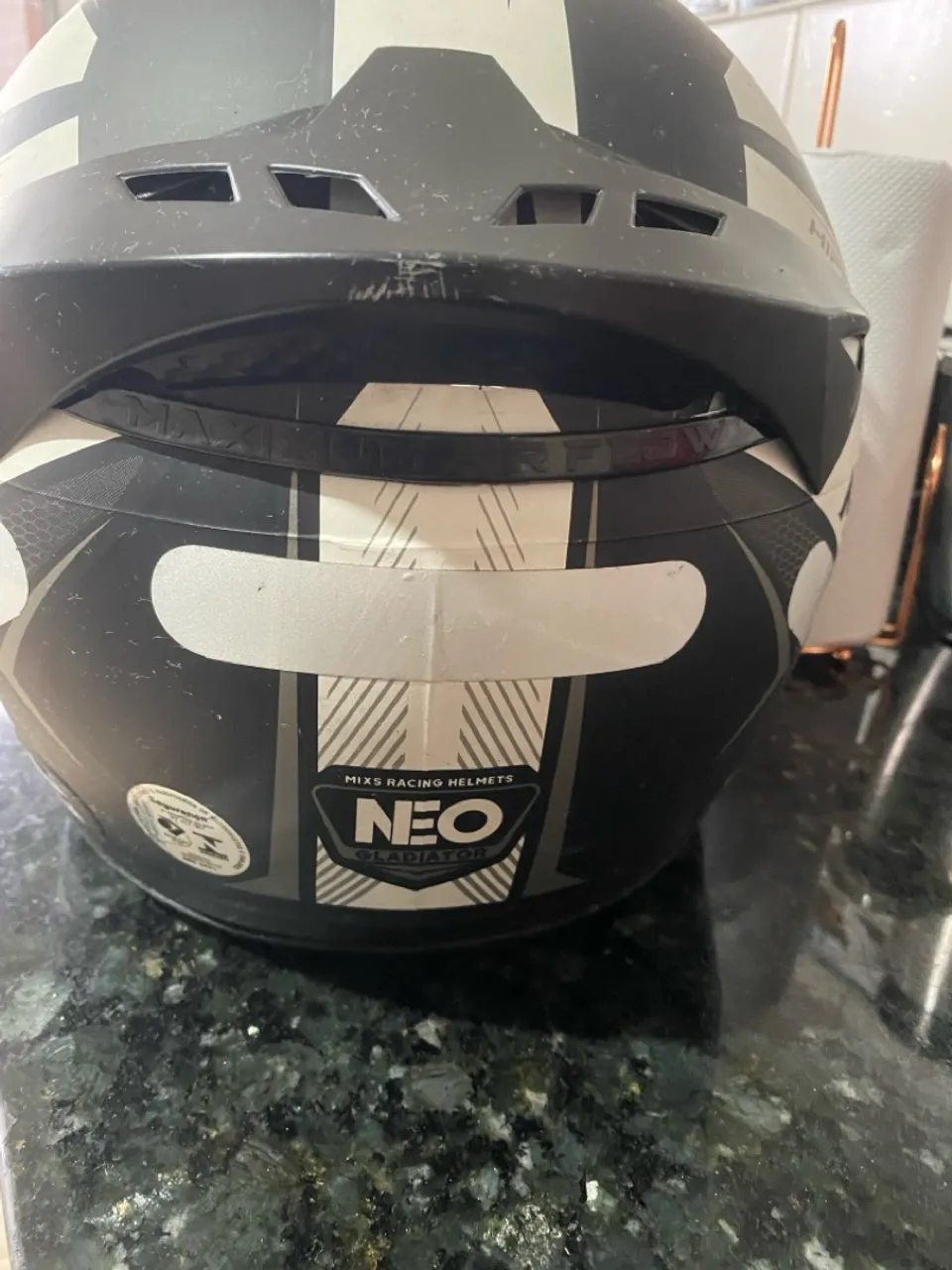 Capacete Mixs cor preto e branco