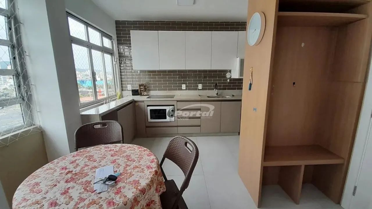 Apartamento semimobiliado, com 3 dormitórios sendo 1 suíte, disponível para venda no Bairr - Foto 5
