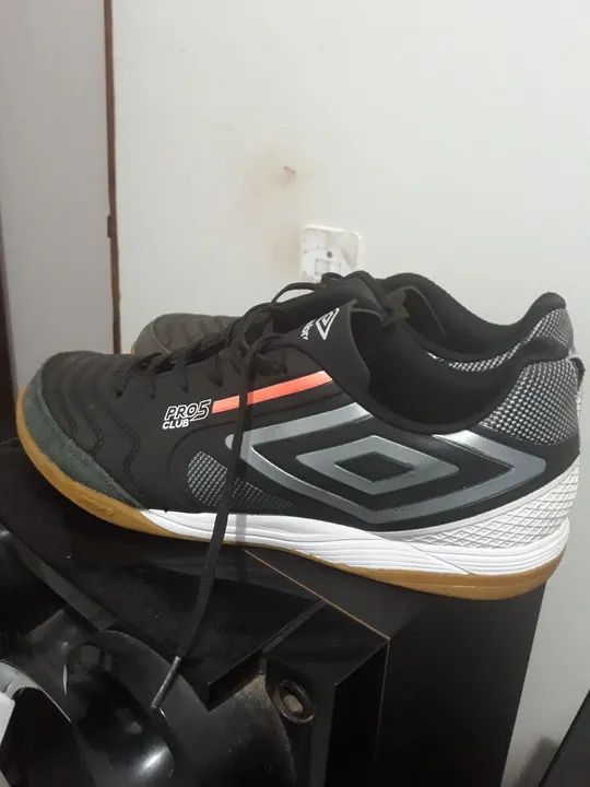 Chuteira de futsal Umbro pro club